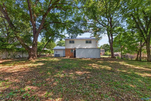 3611 NW Cedarhill Avenue, Huntsville, AL 35810