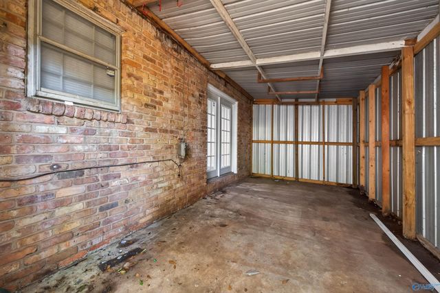 3611 NW Cedarhill Avenue, Huntsville, AL 35810
