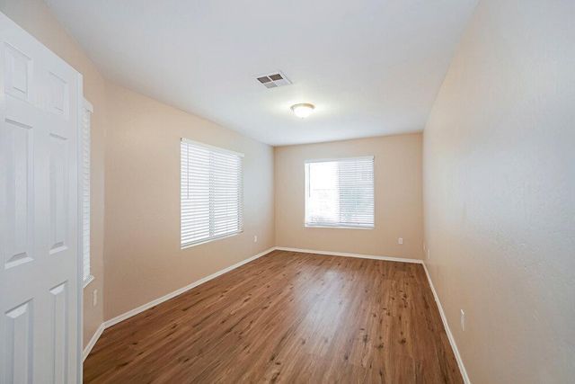 1434 E South Fork Drive, Phoenix, AZ 85048
