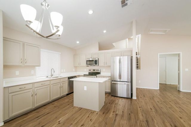 1434 E South Fork Drive, Phoenix, AZ 85048