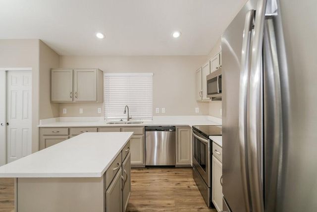 1434 E South Fork Drive, Phoenix, AZ 85048
