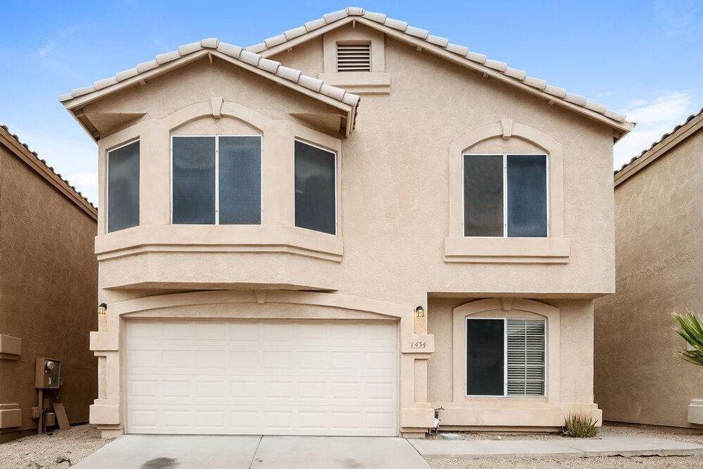 1434 E South Fork Drive, Phoenix, AZ 85048