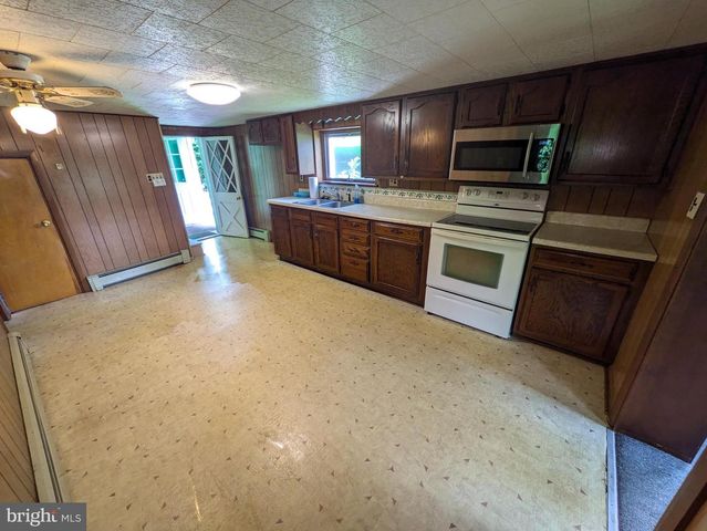 4585 VALLEY RD, Shermans Dale, PA 17090