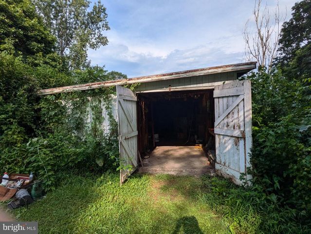 4585 VALLEY RD, Shermans Dale, PA 17090