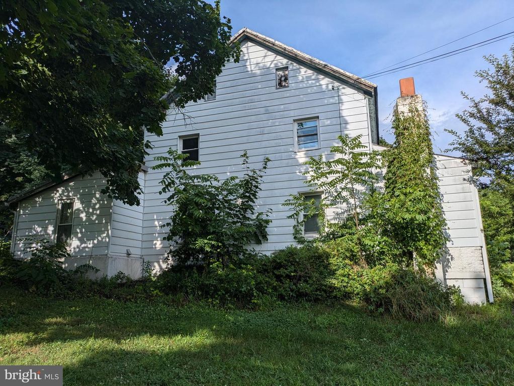4585 VALLEY RD, Shermans Dale, PA 17090
