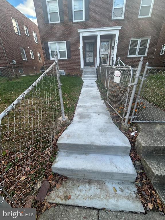 1209 SAVANNAH ST SE, Washington, DC 20032
