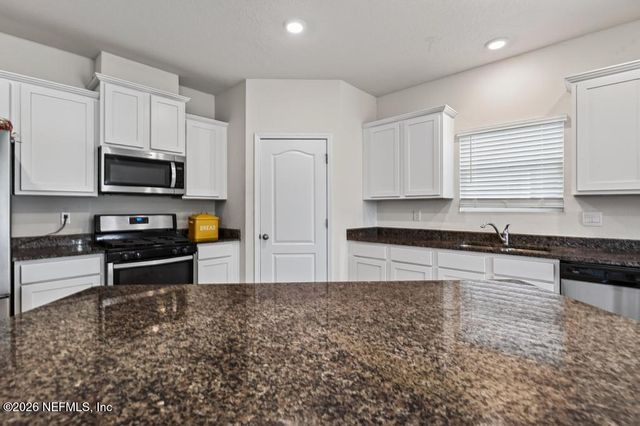 86830 IRON RAIL Court, Yulee, FL 32097