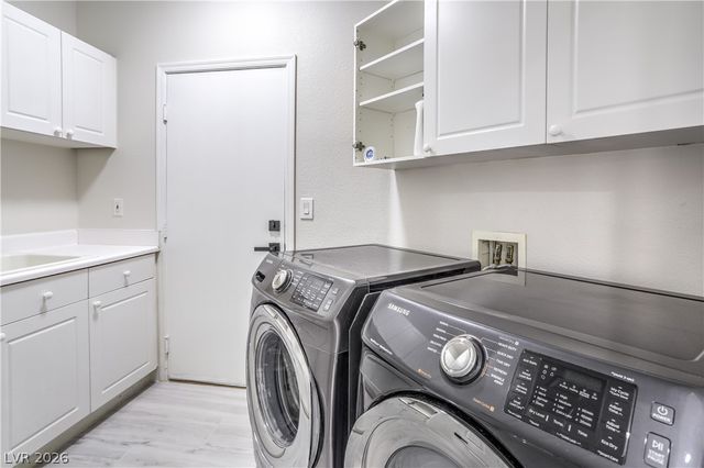 8910 Minsk Court, Las Vegas, NV 89147