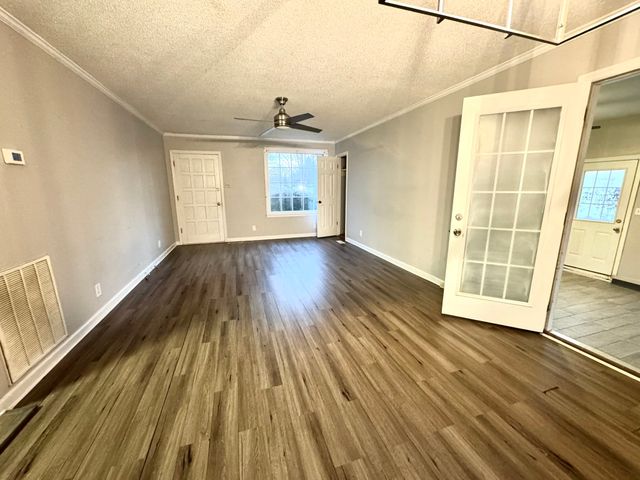 603 Chestnut Ridge Dr, Clarksville, TN 37042