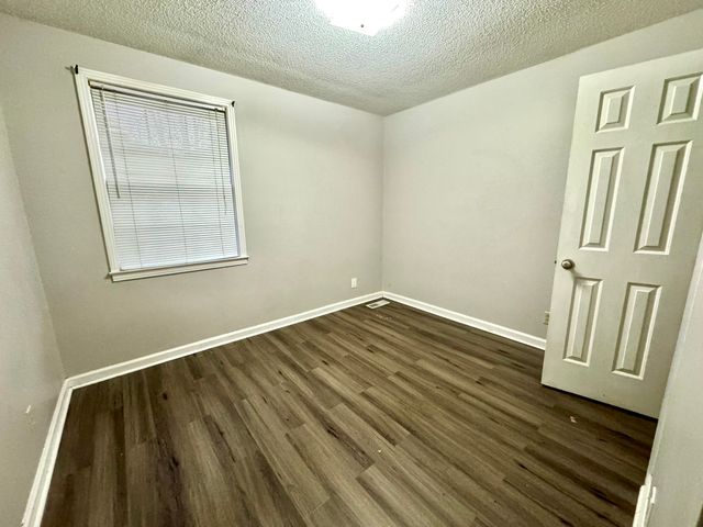 603 Chestnut Ridge Dr, Clarksville, TN 37042