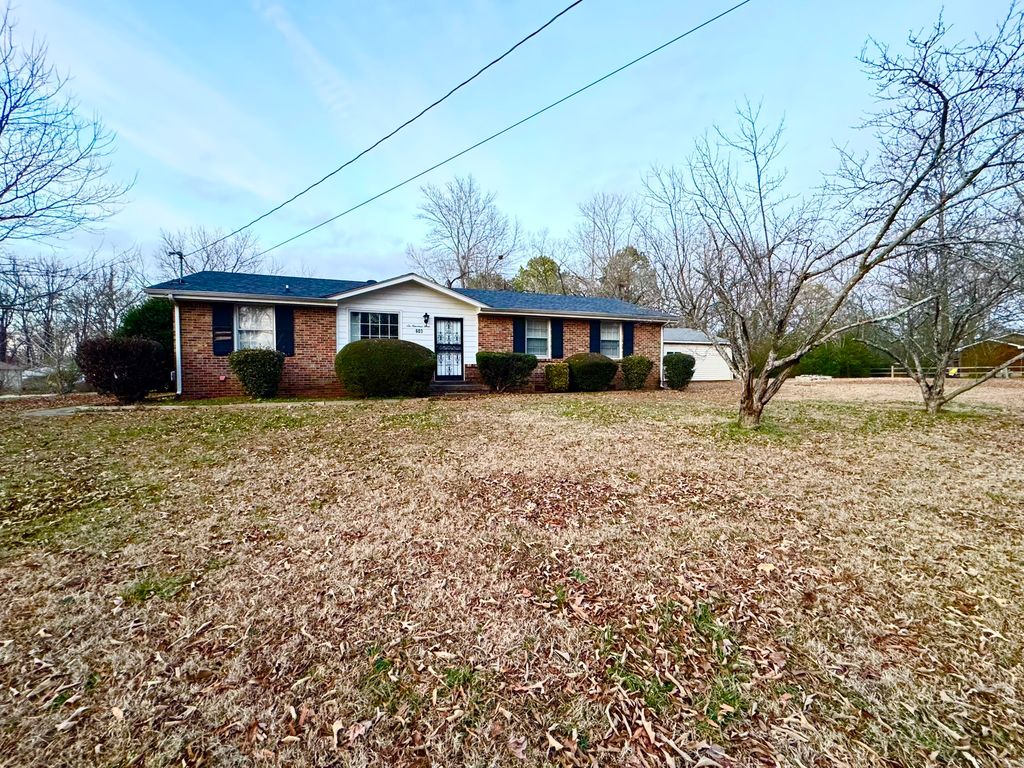 603 Chestnut Ridge Dr, Clarksville, TN 37042