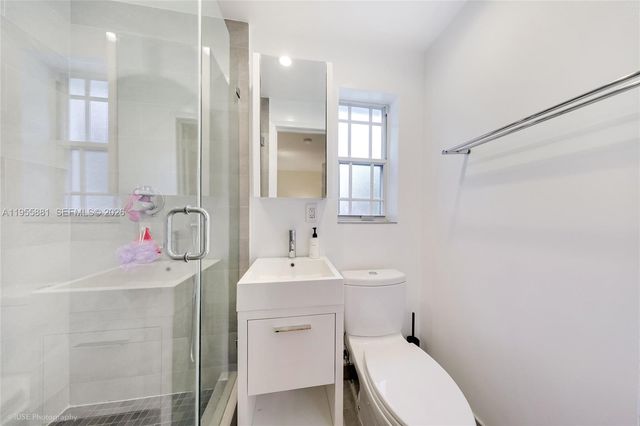 717 NE 73rd St, Miami, FL 33138