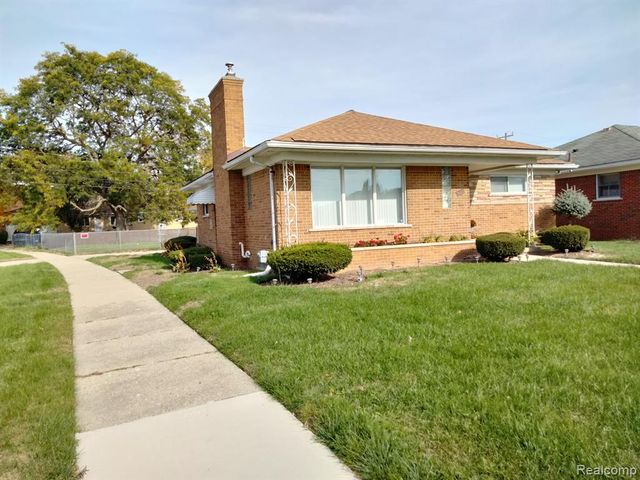 16405 W Collinson Avenue, Eastpointe, MI 48021