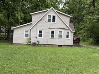 1615 Gilletts Lake Road, Jackson, MI 49201