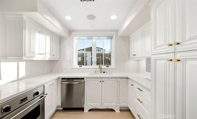 3440 4th Avenue, Corona Del Mar, CA 92625