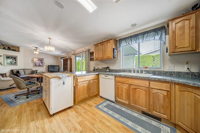 1814 N N MEADOWS Pl, Spokane Valley, WA 99016