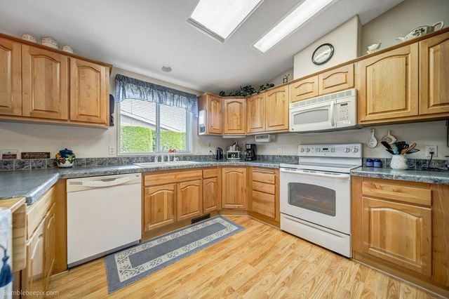 1814 N N MEADOWS Pl, Spokane Valley, WA 99016