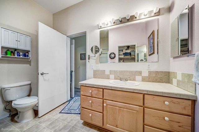 1814 N N MEADOWS Pl, Spokane Valley, WA 99016