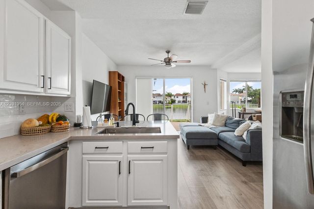 11431 NW 68th Ter, Doral, FL 33178
