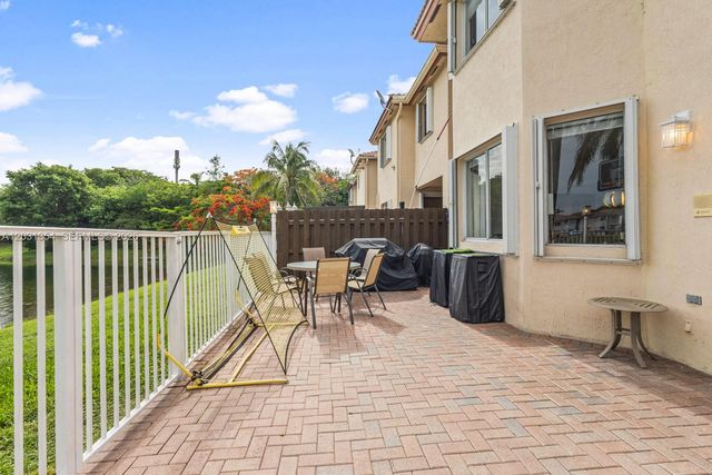 11431 NW 68th Ter, Doral, FL 33178