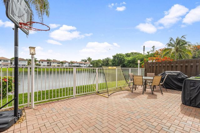 11431 NW 68th Ter, Doral, FL 33178