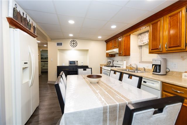 25 Ardway Avenue, Warwick, RI 02889