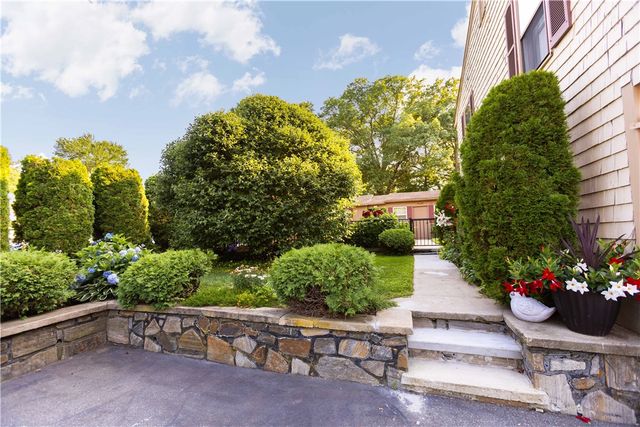 25 Ardway Avenue, Warwick, RI 02889