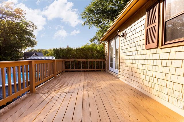 25 Ardway Avenue, Warwick, RI 02889