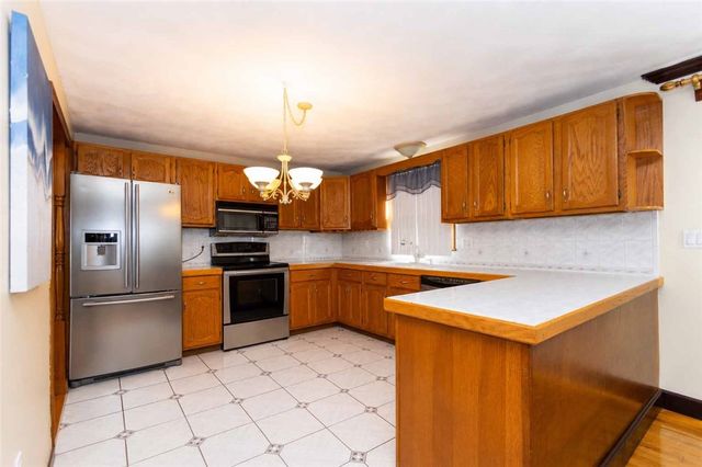 25 Ardway Avenue, Warwick, RI 02889