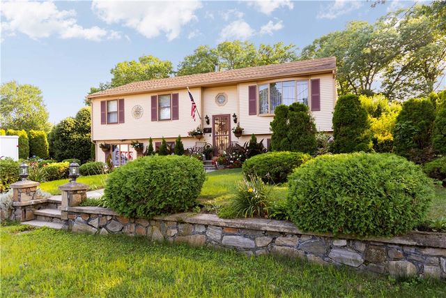 25 Ardway Avenue, Warwick, RI 02889
