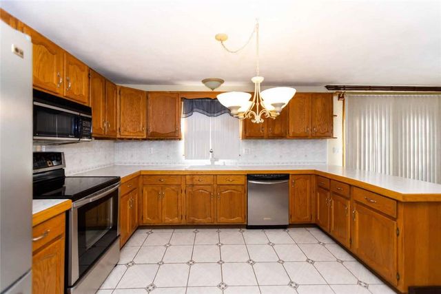 25 Ardway Avenue, Warwick, RI 02889