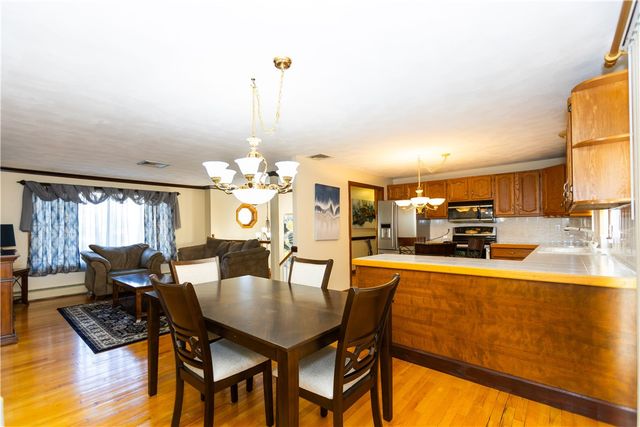 25 Ardway Avenue, Warwick, RI 02889