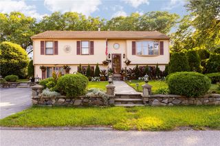 25 Ardway Avenue, Warwick, RI 02889