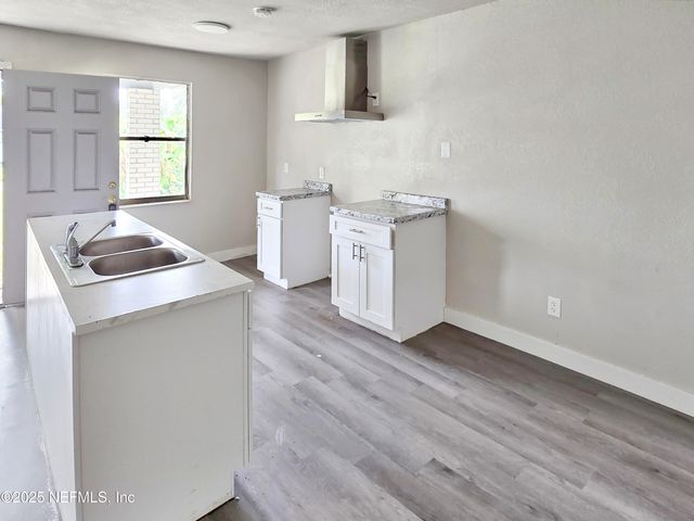 7811 JASPER Avenue, Jacksonville, FL 32211