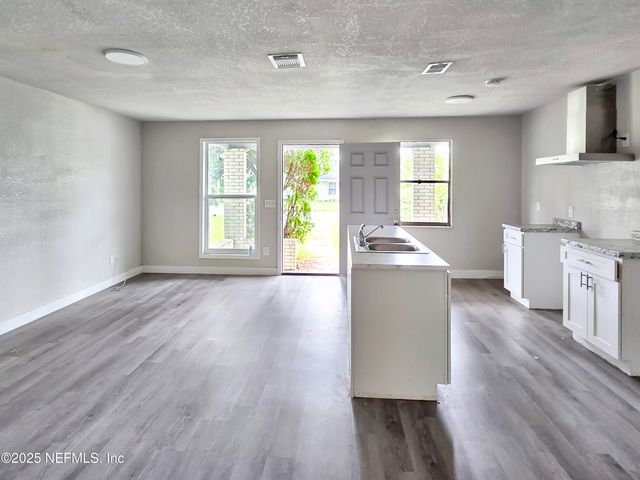 7811 JASPER Avenue, Jacksonville, FL 32211