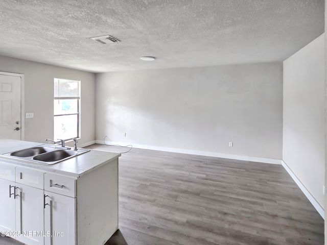 7811 JASPER Avenue, Jacksonville, FL 32211