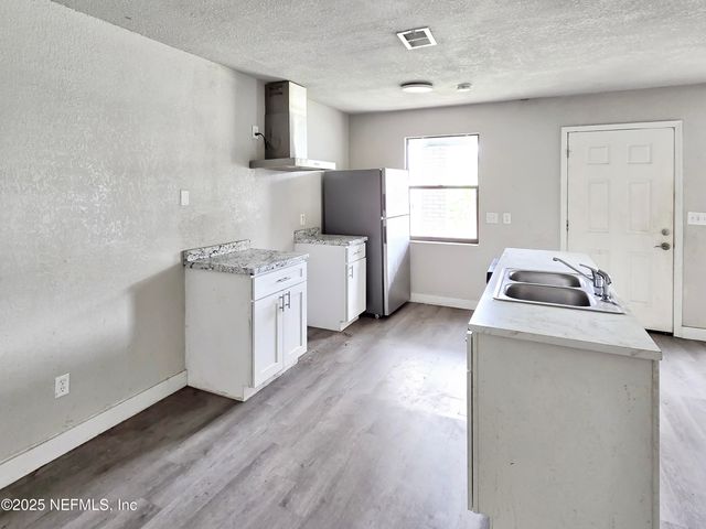 7811 JASPER Avenue, Jacksonville, FL 32211