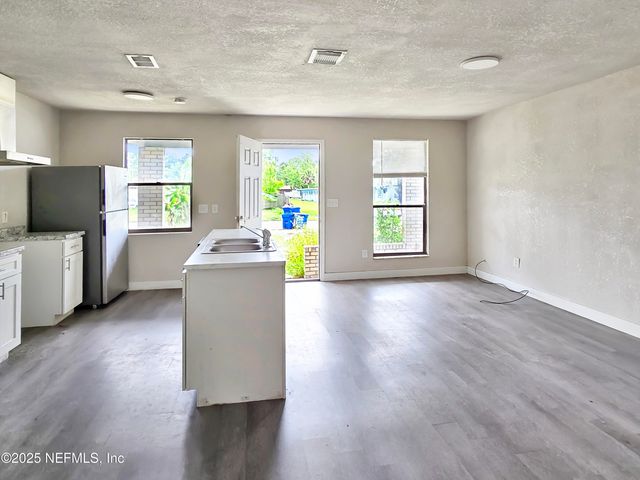 7811 JASPER Avenue, Jacksonville, FL 32211