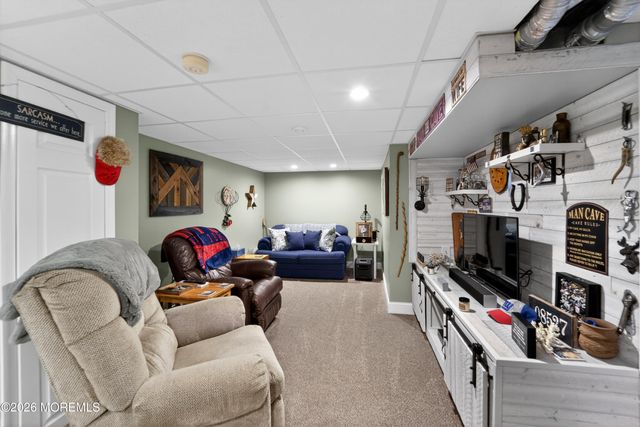69 E Connecticut Concourse, Jackson, NJ 08527