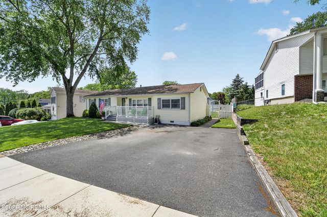 69 E Connecticut Concourse, Jackson, NJ 08527