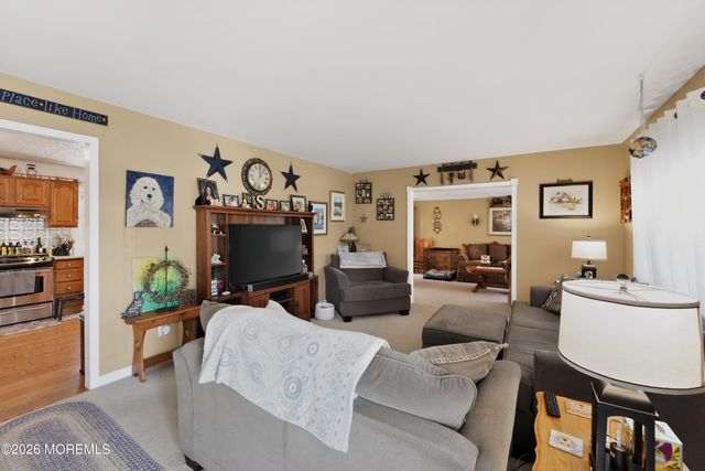 69 E Connecticut Concourse, Jackson, NJ 08527