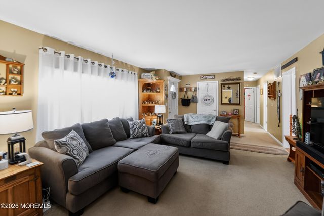 69 E Connecticut Concourse, Jackson, NJ 08527