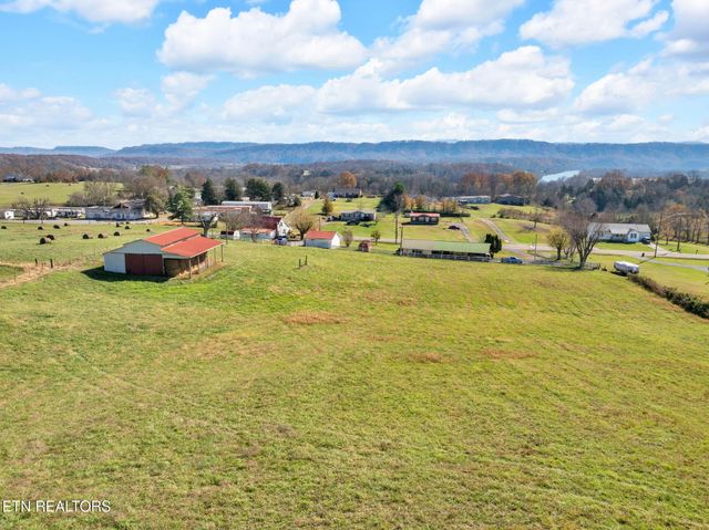 2873 Main St, Surgoinsville, TN 37873