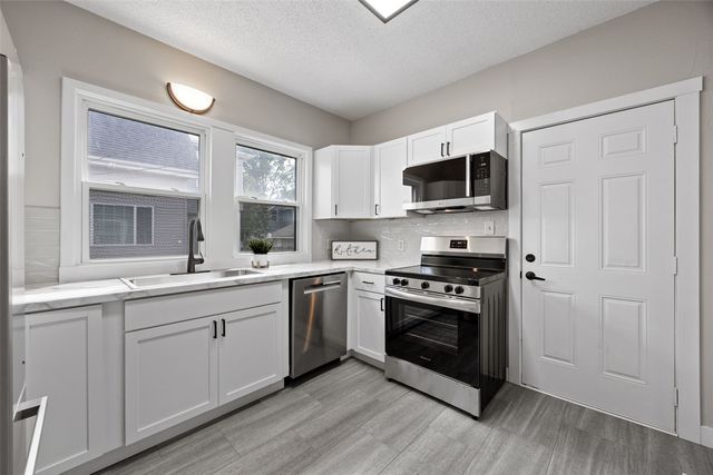 816 9th Street NW, Cedar Rapids, IA 52405