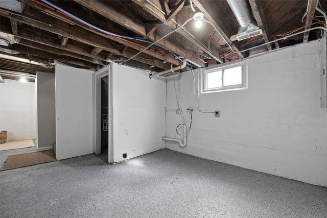 816 9th Street NW, Cedar Rapids, IA 52405