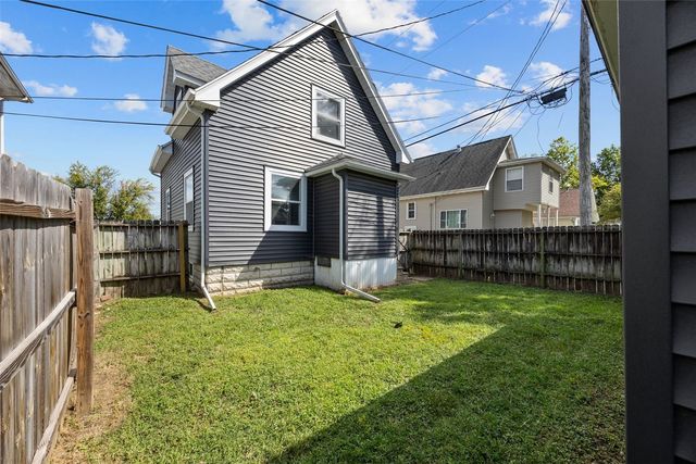 816 9th Street NW, Cedar Rapids, IA 52405