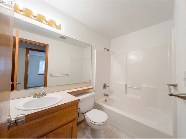 8641 Ne WINDSTONE St, Beaverton, OR 97006