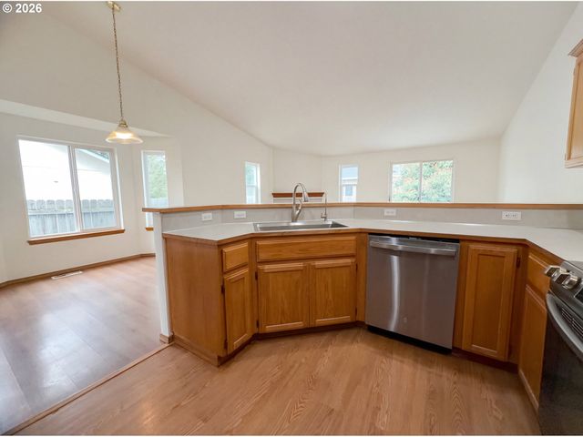 8641 Ne WINDSTONE St, Beaverton, OR 97006