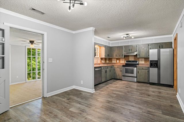 604 Pine Oaks Drive, Tunnel Hill, GA 30755