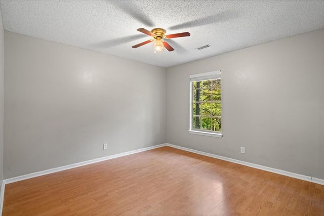 604 Pine Oaks Drive, Tunnel Hill, GA 30755